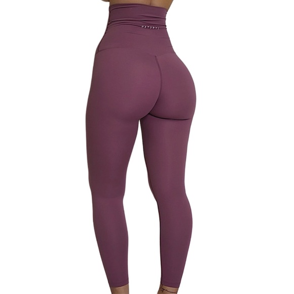The Core Support Leggings in “Berry” - Picture 2 of 6